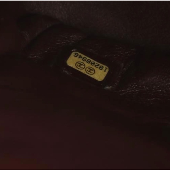 Double Flap Classic Maxi Black Leather Shoulder Bag - Picture 11 of 11